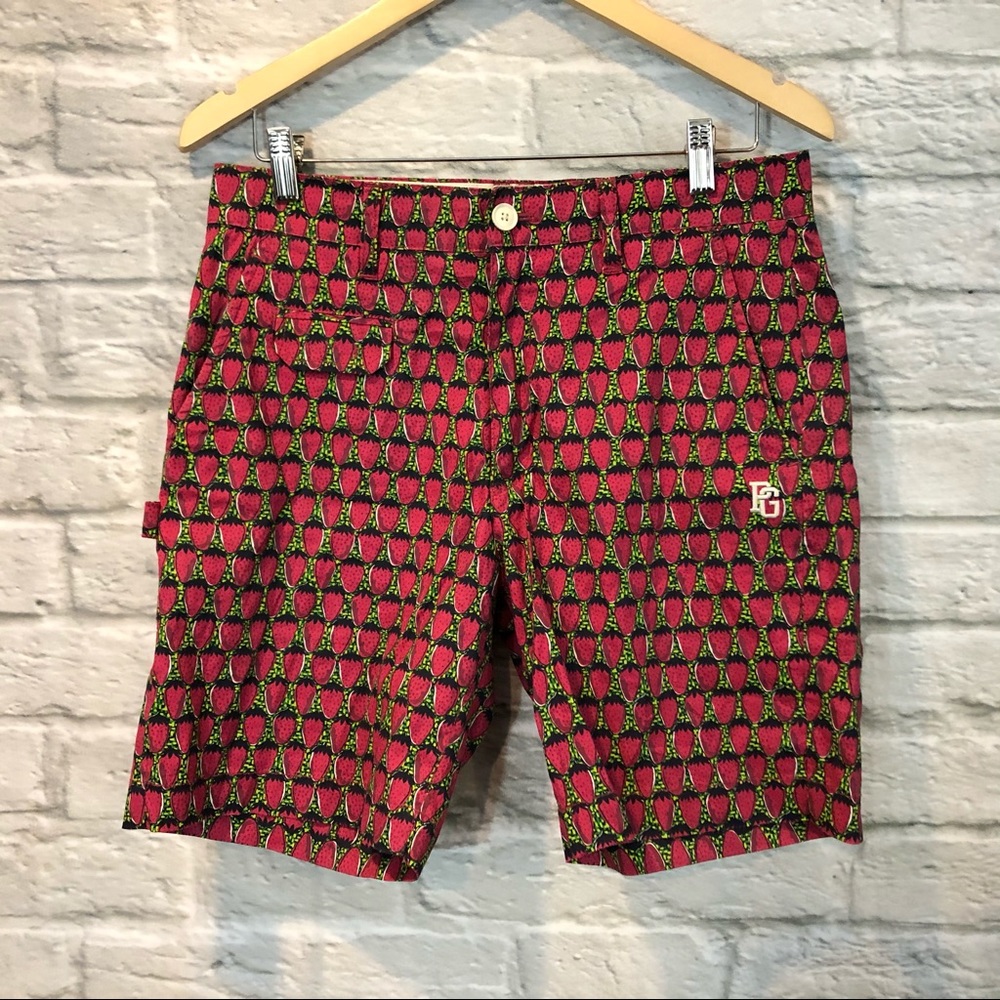Pearly Gates Golf Men's size 4 (32”) Medium Strawberry Print Cotton Blend Shorts